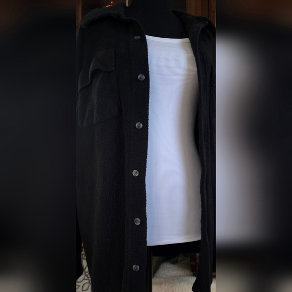 PINK Victoria's Secret Oversized Fleece Button Up - Picture 8 of 8